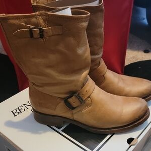 FRYE Veronica Shortie Style Frye Boots - Camel
